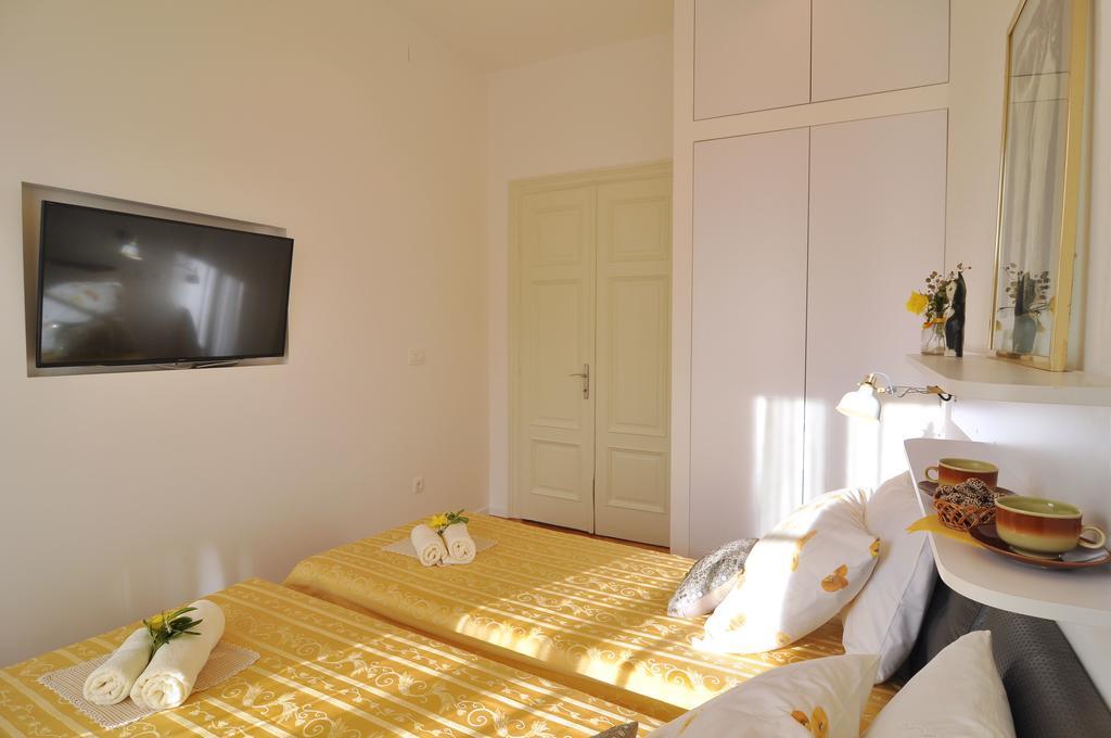 Apartment Barbara Centrum Split Exterior photo